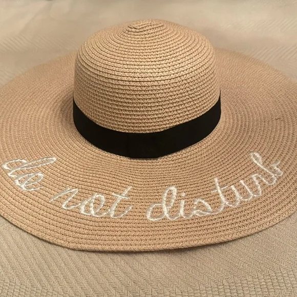 Beach Hat - Picture 3 of 5